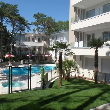 Διαμέρισμα Modern And Equipped Living With Pool *